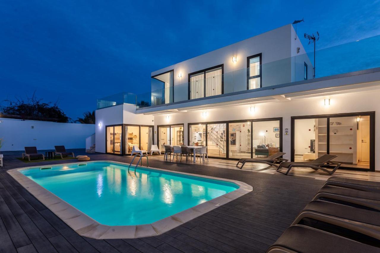 Villa Luxury Azul Private Pool And Bbq Corralejo By Holidays Home Extérieur photo